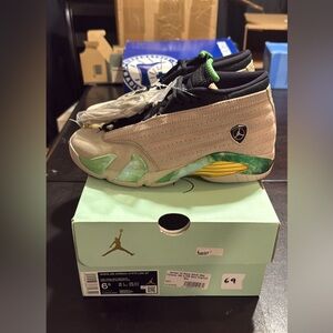 Brand new Women Air Jordan 14 RTR Low SP size 6.5 women